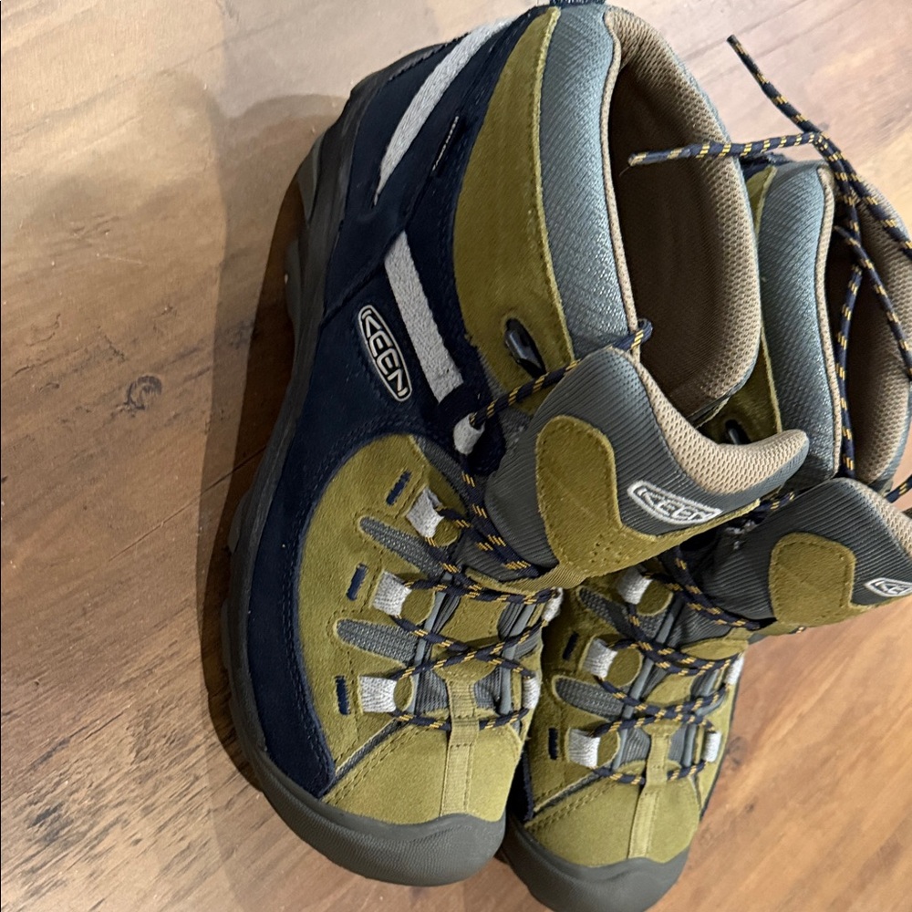 Keen Olive and Navy Outdoor Boots - Picture 3 of 5